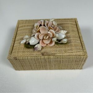 Vintage Seashell Trinket Jewelry Box Beach Decor Size 4.5X3.5 In